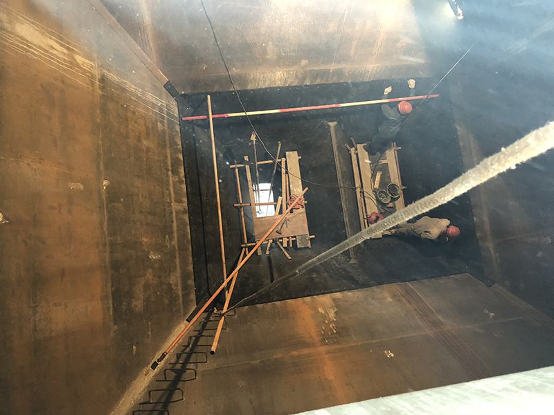 高分子聚乙烯襯板安裝現場(chǎng)